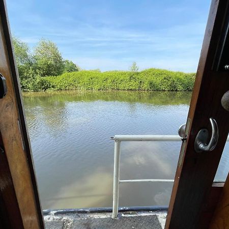 Dutch Cruiser Ship On A Tranquil Secluded River Tonbridge Luaran gambar