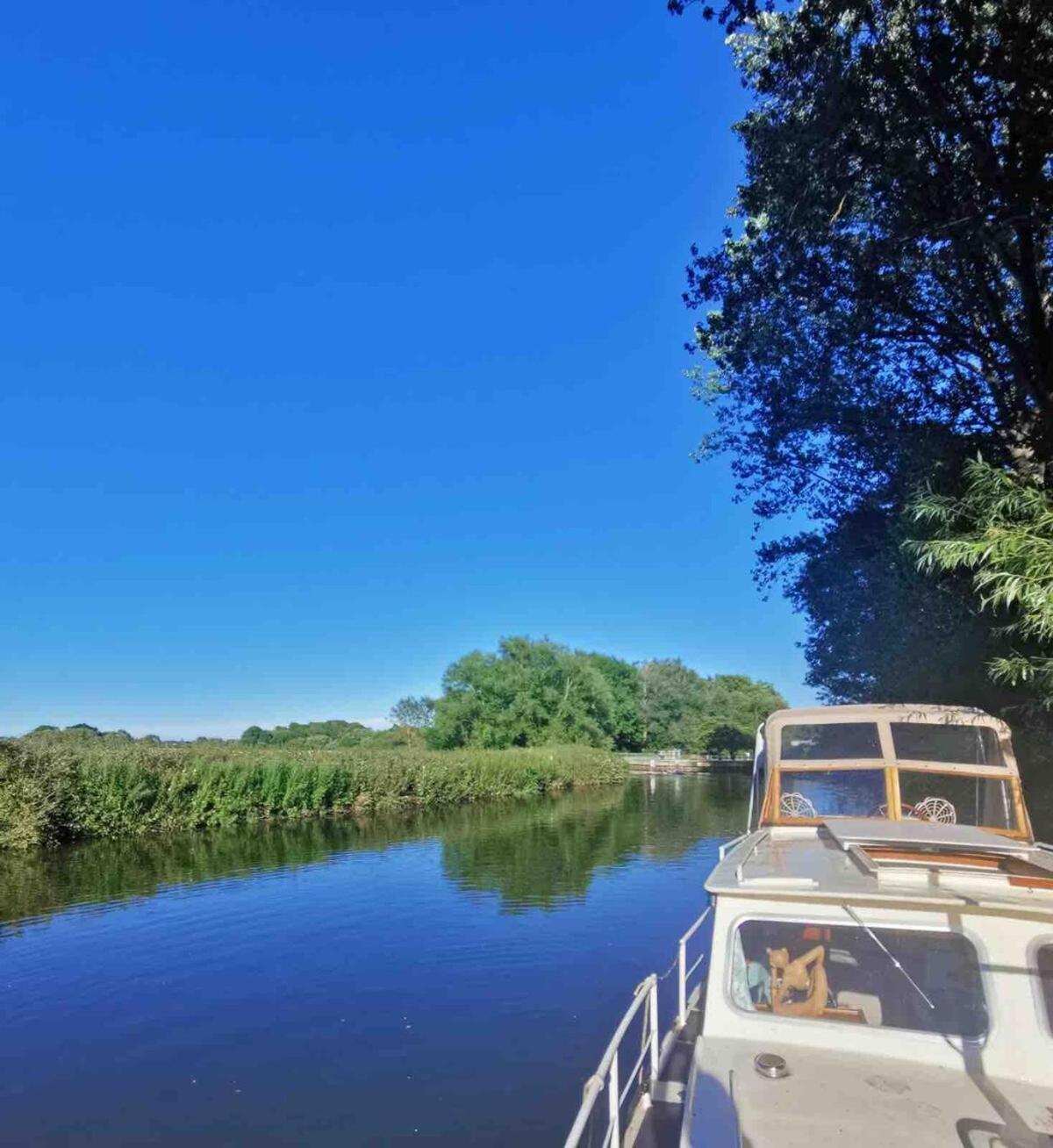 Dutch Cruiser Ship On A Tranquil Secluded River Tonbridge Luaran gambar