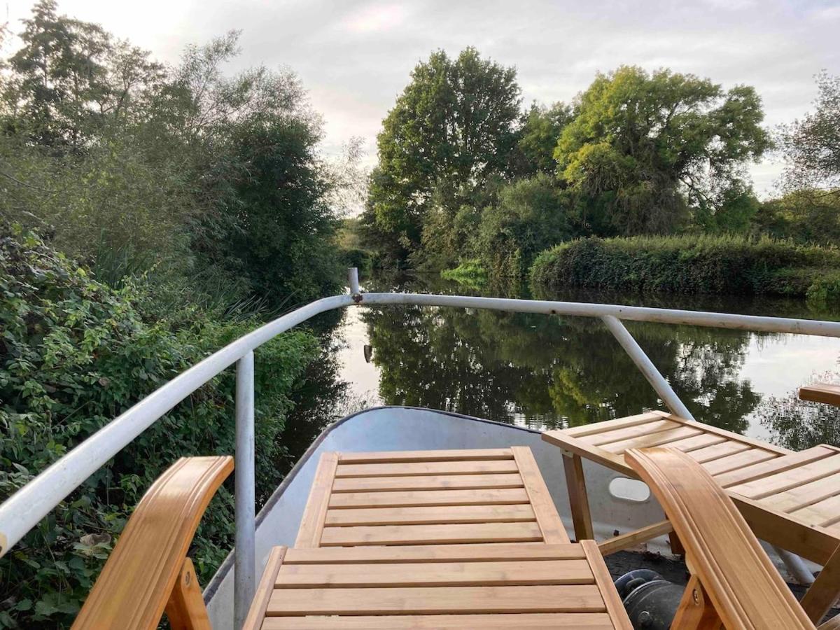 Dutch Cruiser Ship On A Tranquil Secluded River Tonbridge Luaran gambar