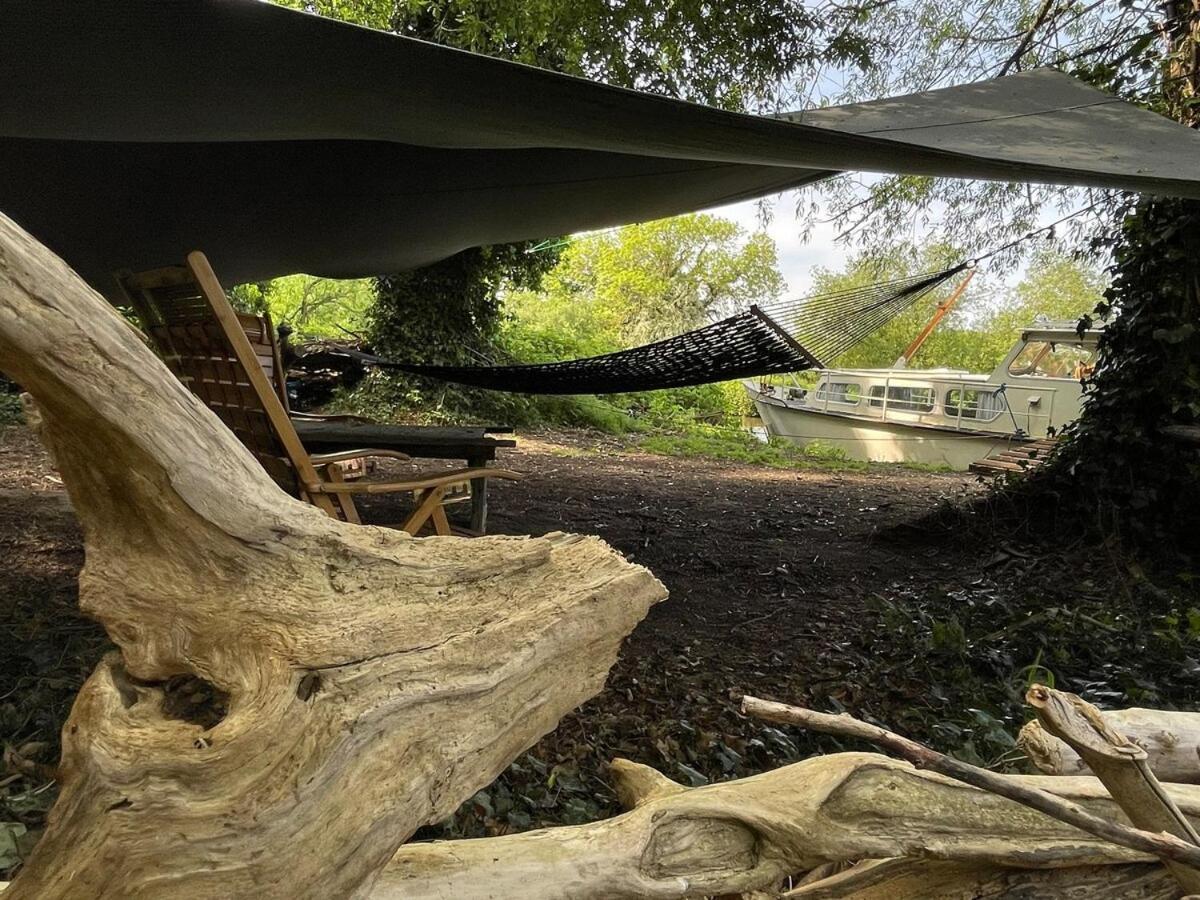 Dutch Cruiser Ship On A Tranquil Secluded River Tonbridge Luaran gambar
